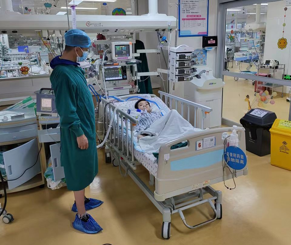 巴塘县跨省救护车出租公司