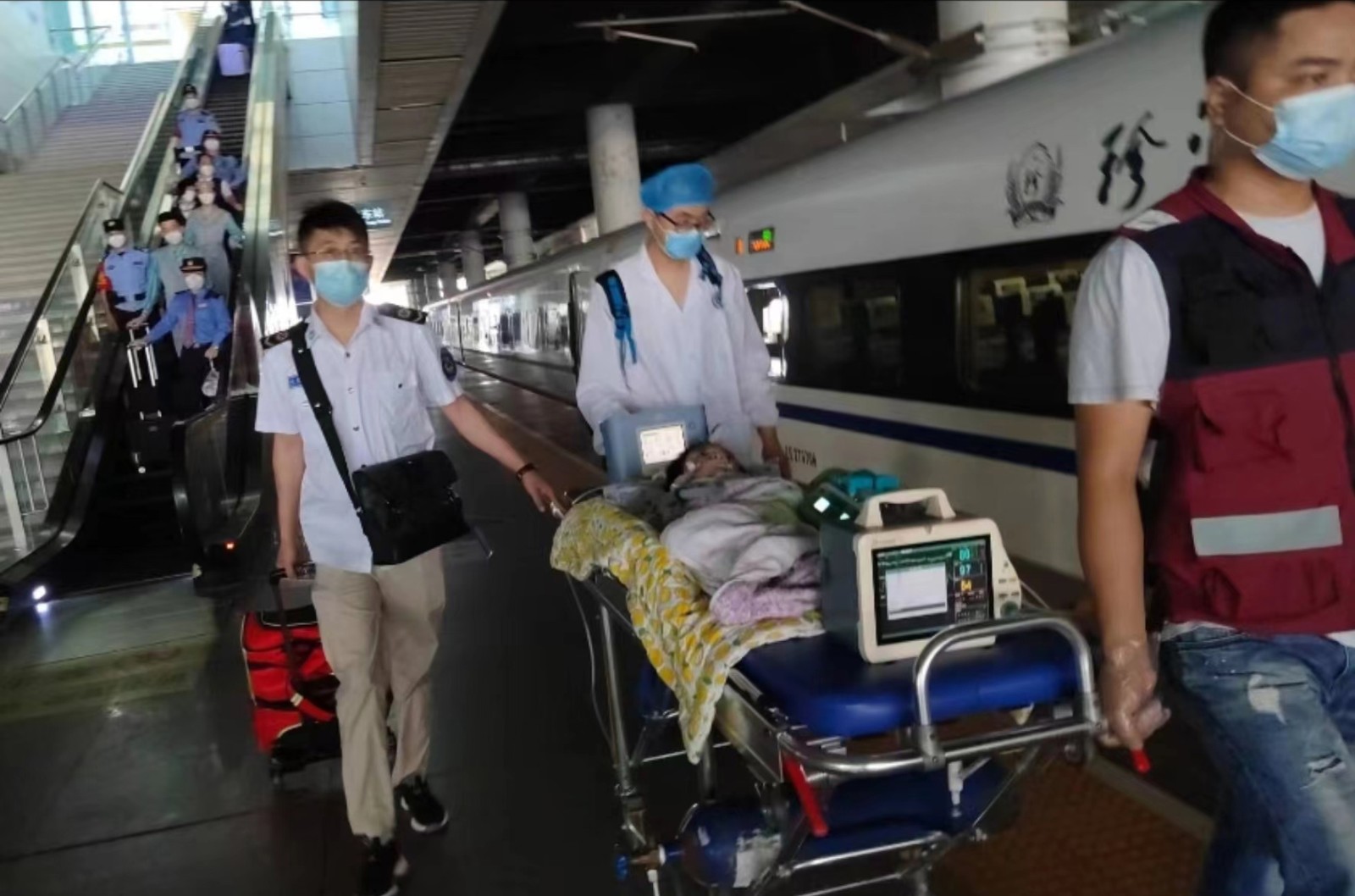 巴塘县高铁转运公司