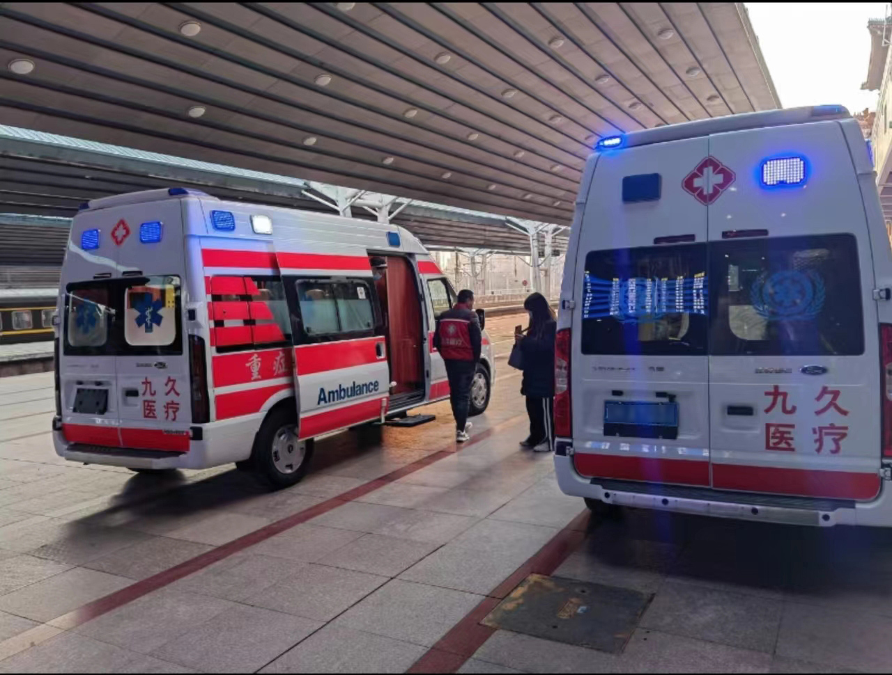 巴塘县救护车长途转运